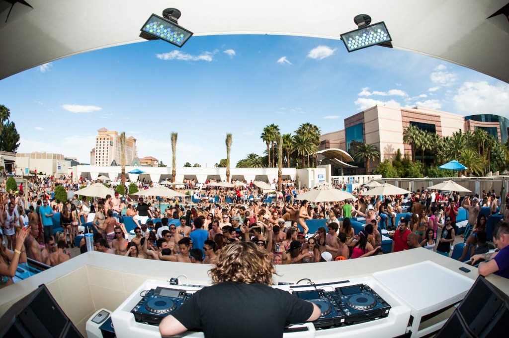 What are the Best Pool Parties in Vegas? Vegas Club Tickets